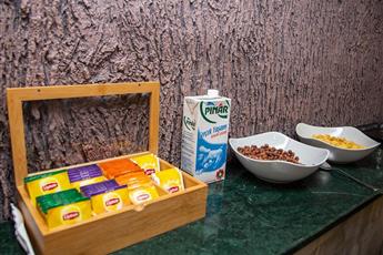 HHK Hotel Downtown 4*