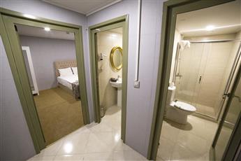 HHK Hotel Downtown 4*