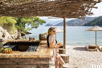 Hillside Beach Club