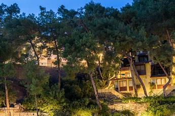 Hillside Beach Club
