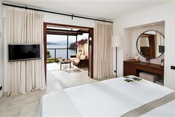 Hillside Beach Club