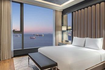 Hilton Istanbul Bakirkoy 5*