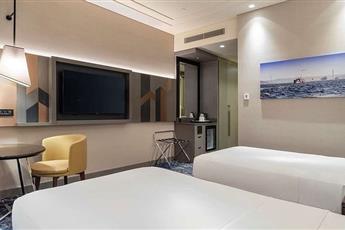 Hilton Istanbul Bakirkoy 5*