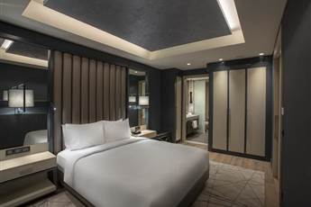 Hilton Istanbul Bakirkoy 5*