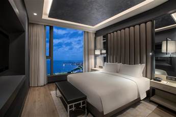 Hilton Istanbul Bakirkoy 5*