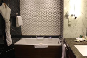 Hilton Istanbul Bomonti Hotel & Conference Center 5*