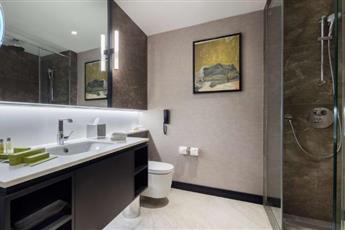 Hilton Istanbul Maslak 5*