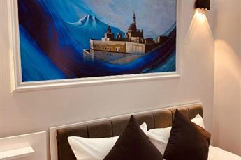 Hodegon Suite Hotel 4*