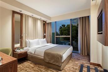 Holiday Inn Antalya Lara