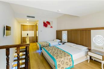 Holiday Park Resort 5*