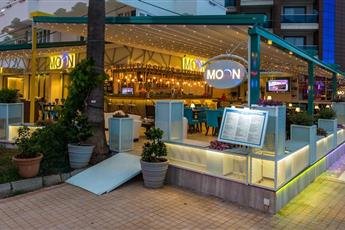 Honeymoon Beach Hotel