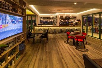 Honeymoon Beach Hotel
