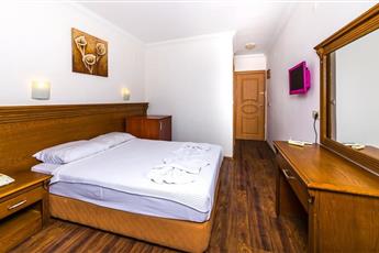 Honeymoon Beach Hotel