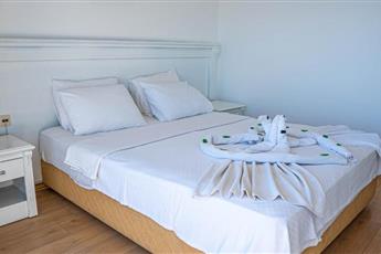 Honeymoon Beach Hotel