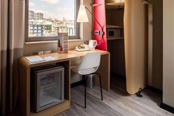 Ibis Istanbul West 3*