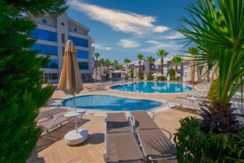 Ideal Pearl Hotel - Adults Only 16+