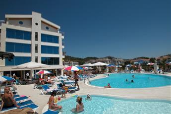 Ideal Pearl Hotel - Adults Only 16+