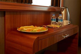 Ilkbal Deluxe Hotel 4*