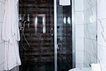 Ilkbal Deluxe Hotel 4*