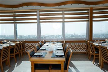 Ilkbal Deluxe Hotel 4*