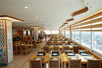 Ilkbal Deluxe Hotel 4*