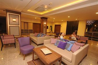 Insula Resort & Spa