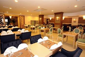 Insula Resort & Spa
