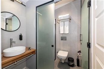 Istanbul Holiday Hotel 3*