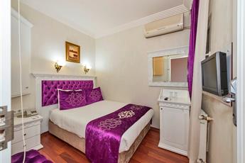 Istanbul Holiday Hotel 3*