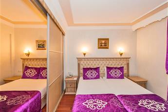 Istanbul Holiday Hotel 3*