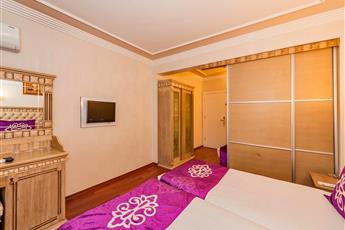 Istanbul Holiday Hotel 3*