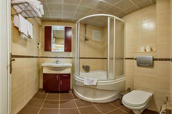 Istanbul Holiday Hotel 3*