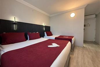Istanbul Holiday Hotel