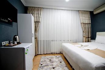 Istanbul Palace Hotel 3*