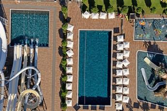 Jacaranda Luxury Resort 5*