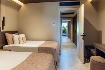 Jacaranda Luxury Resort 5*