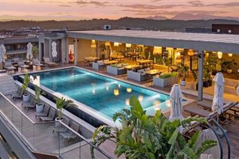 Jacaranda Luxury Resort