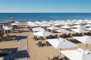 Jacaranda Luxury Resort