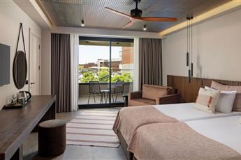 Jacaranda Luxury Resort