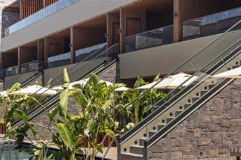 Jacaranda Luxury Resort