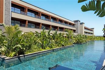 Jacaranda Luxury Resort