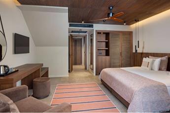 Jacaranda Luxury Resort
