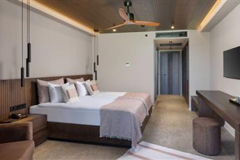 Jacaranda Luxury Resort