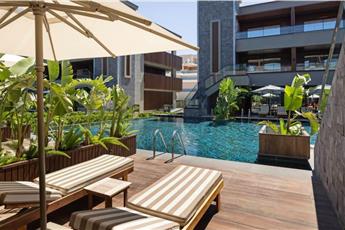 Jacaranda Luxury Resort