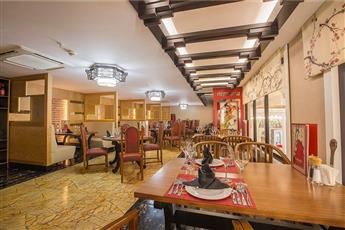Jadore Deluxe Hotel & Spa
