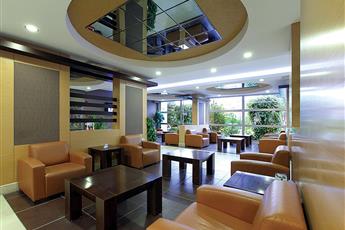 Julian Club Hotel 4*