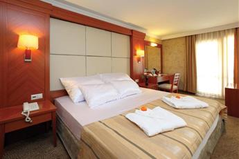 Julian Club Hotel