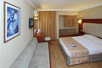 Julian Club Hotel