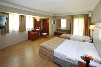 Julian Club Hotel
