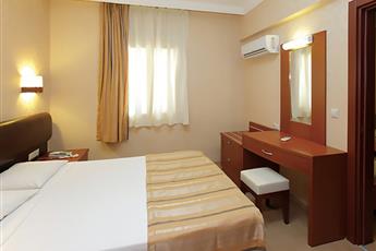 Julian Club Hotel